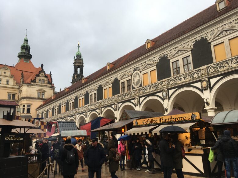 ドレスデン市内のいたるところでクリスマスマーケットが開催される