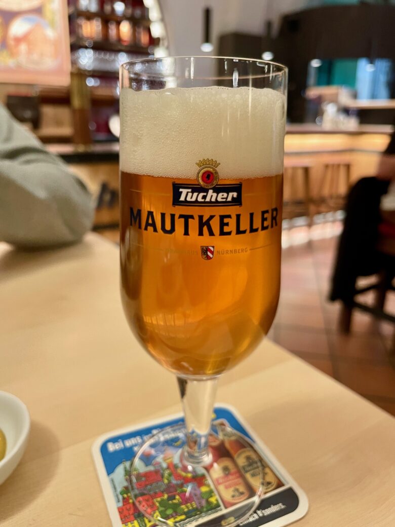 ニュルンベルクにあるビアホール「Tucher Mautkeller」の季節限定生ビール。