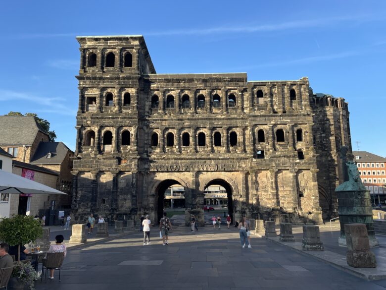トリーアの象徴ともいえるローマ時代の門「ポルタ・ニグラ」
