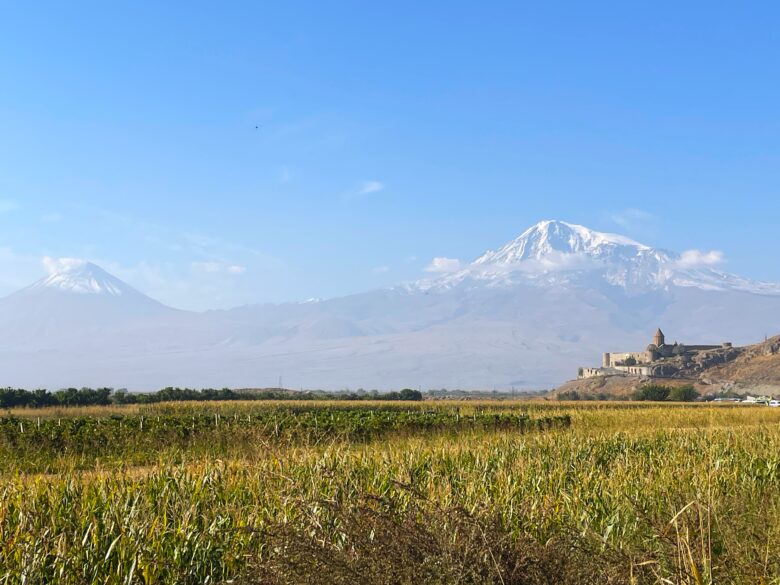 アルメニアのホル・ヴィラップ修道院とアララト山Խոր Վիրապ