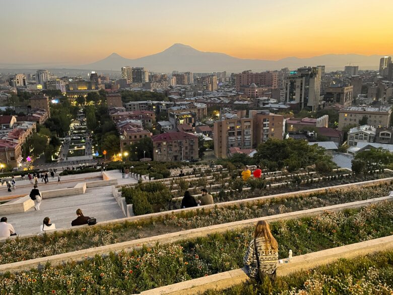 エレバンのカスケード・コンプレックス（Cascade Complex）から眺める夕日はロマンチック