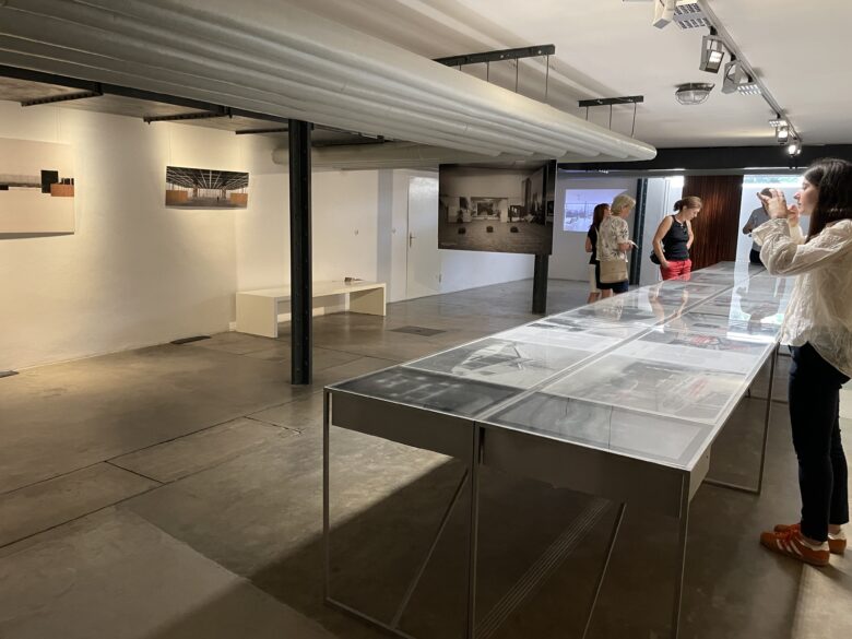 トゥーゲントハット邸の建設計画やこの家族のこと、設計図などの展示室